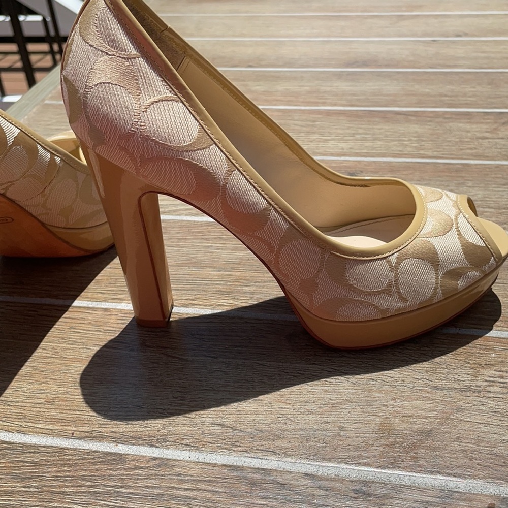 Coach signature platform open toe heels 8.5
